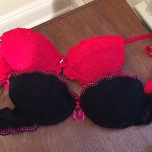 🧚‍♂️3/$30🧚‍♂️ 2 Fun lightly used bras